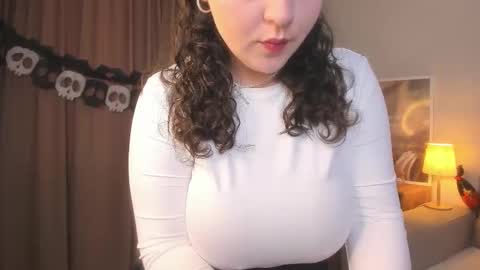 Snapshot of elina_star chatting on 10-28-25, 02:20 elina_star online show from 10-28-25, 02:20