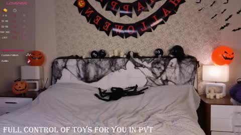 Elina online show from 10-27-25, 01:31