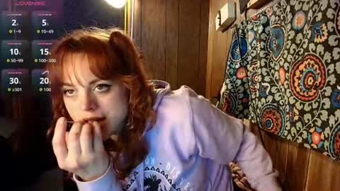 Snapshot of elinalaverins chatting on 07-12-26, 04:25 Elina online show from 07-12-26, 04:25