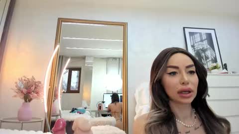 Elina online show from 02-15-26, 07:51