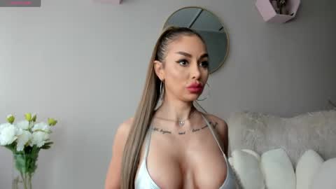 Elina online show from 05-04-26, 09:49
