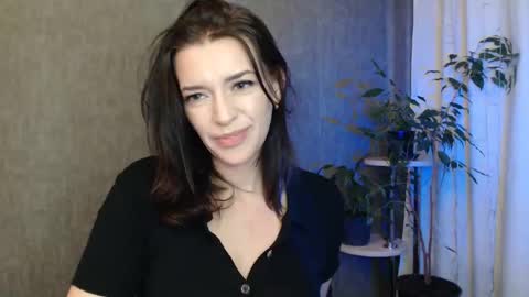 Snapshot of elinapretty chatting on 05-25-26, 11:55 Elina online show from 05-25-26, 11:55