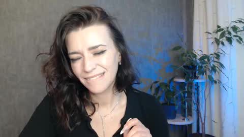 Snapshot of elinapretty chatting on 05-27-26, 01:57 Elina online show from 05-27-26, 01:57