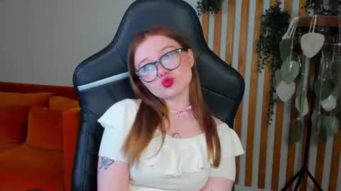 elinavale online show from 06-16-26, 05:43