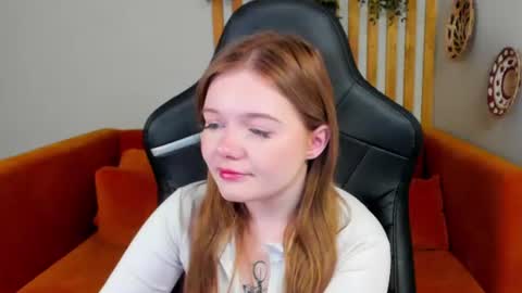 elinavale online show from 06-26-26, 06:07
