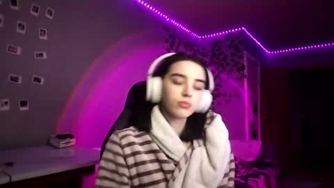 Milica online show from 06-21-26, 03:25