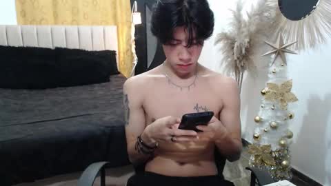 Snapshot of elio_collem chatting on 12-17-25, 02:39 ELIO online show from 12-17-25, 02:39