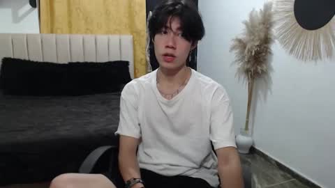 Snapshot of elio_collem chatting on 02-19-26, 01:23 ELIO online show from 02-19-26, 01:23