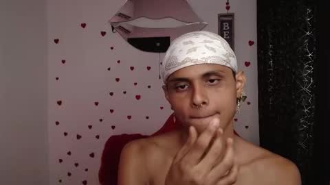 Snapshot of elio_fox chatting on 03-21-26, 08:19 elio_fox online show from 03-21-26, 08:19