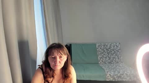 Elis online show from 12-18-25, 01:55