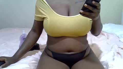 Snapshot of elisa044 chatting on 12-30-24, 06:38 lisathegoddess online show from 12-30-24, 06:38