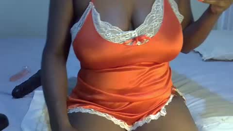Snapshot of elisa044 chatting on 03-12-25, 02:52 lisathegoddess online show from 03-12-25, 02:52