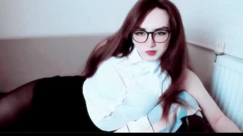 Liza online show from 11-17-25, 04:40