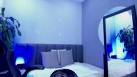 Elisa online show from 12-20-24, 07:28