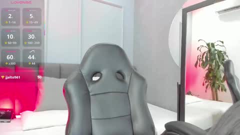 Elisa online show from 09-21-25, 05:36