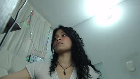 Snapshot of elisa_diaz_14 chatting on 12-26-24, 04:10 Elisa Diaz online show from 12-26-24, 04:10