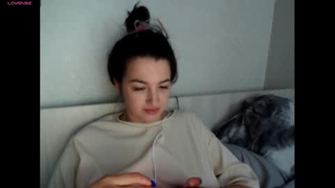 Snapshot of elisa_dove208 chatting on 11-14-25, 06:01 elisa_dove208 online show from 11-14-25, 06:01