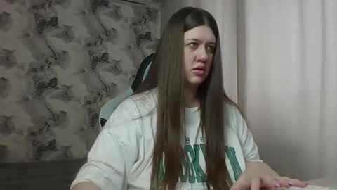 Aletta Oushen online show from 02-11-26, 08:41