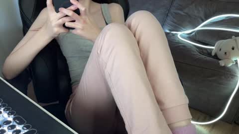 Snapshot of elisa_north chatting on 02-22-25, 01:46 Elisa North online show from 02-22-25, 01:46