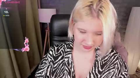 Alana online show from 09-18-25, 10:01