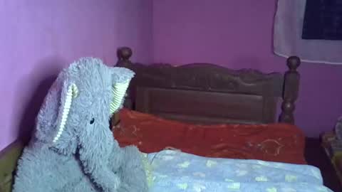 elisah01 online show from 05-07-26, 06:35