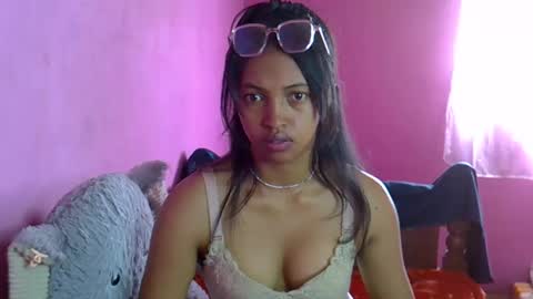 elisah01 online show from 05-14-26, 06:42