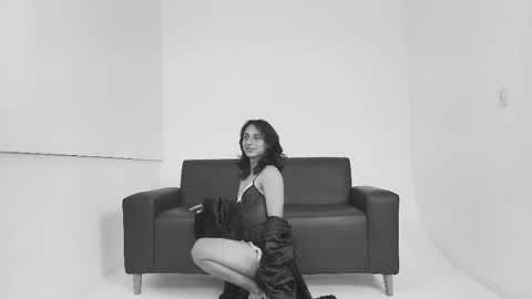 Elisa Sue online show from 05-18-26, 04:18