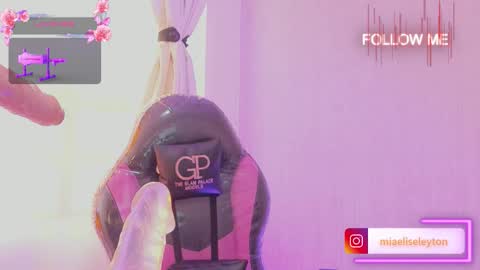 Snapshot of elise_leyton chatting on 09-12-25, 02:50 ELISE LEYTON online show from 09-12-25, 02:50