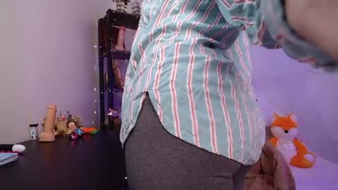 Snapshot of elise_nyx chatting on 05-12-26, 11:40 elise_nyx online show from 05-12-26, 11:40