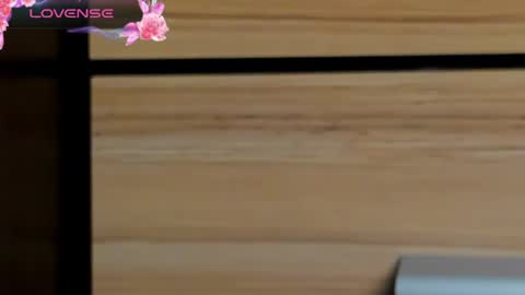 Snapshot of elisefoxy chatting on 03-30-26, 09:27 Elise online show from 03-30-26, 09:27