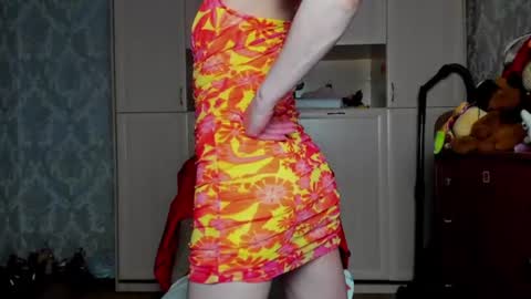 Elise online show from 06-14-26, 08:33