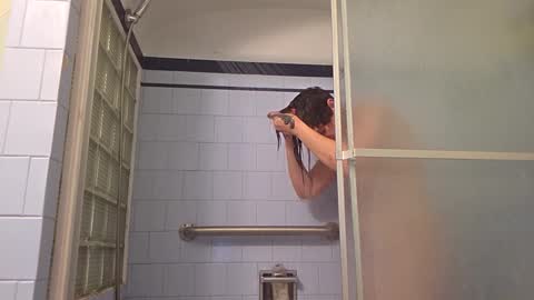 Snapshot of elisehipele chatting on 09-21-25, 10:06 elisehipele online show from 09-21-25, 10:06