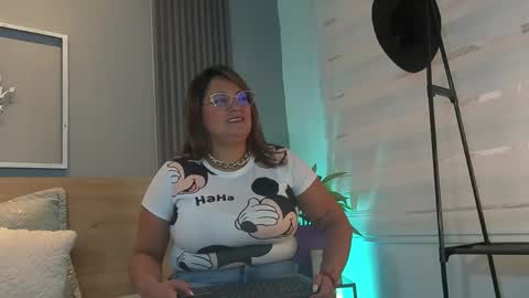 Snapshot of eliseplayboobs chatting on 05-11-26, 05:10 Elise Play Boobs online show from 05-11-26, 05:10