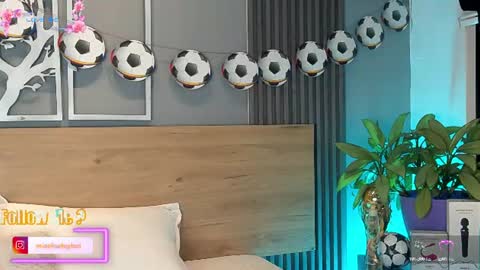Elise Play Boobs online show from 07-04-26, 10:16