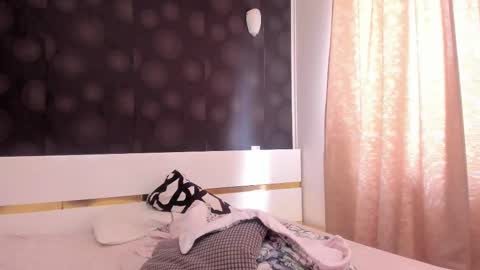 Elly online show from 11-21-25, 09:52