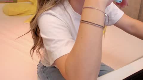 Elly online show from 05-04-26, 08:05