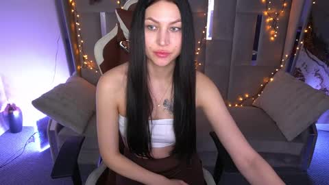 Snapshot of elisevelour chatting on 04-01-26, 12:28 elisevelour online show from 04-01-26, 12:28