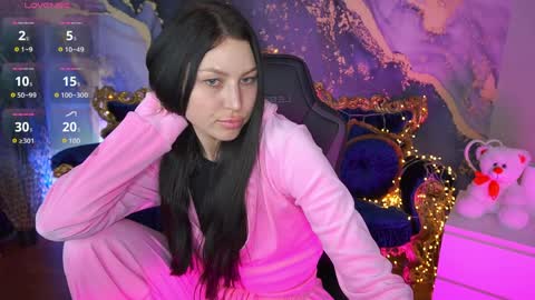 Snapshot of elisevelour chatting on 04-05-26, 12:35 elisevelour online show from 04-05-26, 12:35