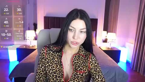 Snapshot of elisevelour chatting on 04-18-26, 12:20 elisevelour online show from 04-18-26, 12:20