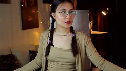 Snapshot of elisonavergarden chatting on 05-16-26, 09:39 Elison online show from 05-16-26, 09:39
