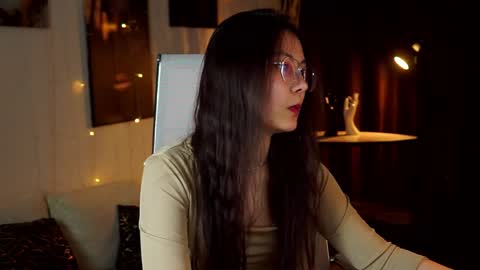 Snapshot of elisonavergarden chatting on 05-16-26, 10:36 Elison online show from 05-16-26, 10:36
