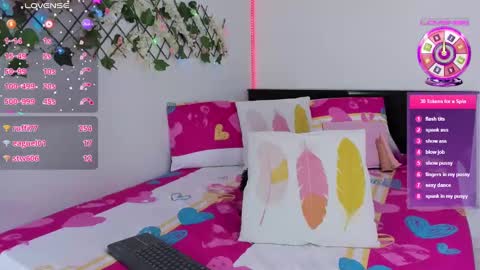 Elissabeth online show from 01-17-25, 01:04