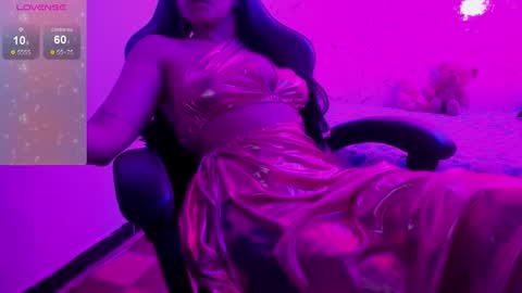 E L I S S A online show from 12-18-25, 02:28