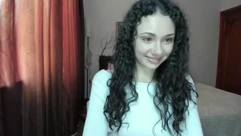 Snapshot of elisskriter chatting on 06-30-26, 12:50 Eliss online show from 06-30-26, 12:50