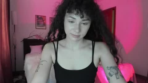 Snapshot of elisskriter chatting on 07-29-26, 04:43 Eliss online show from 07-29-26, 04:43