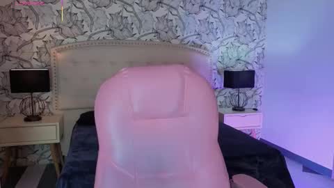 Eliza online show from 02-18-26, 07:21