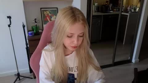 Elizabeth online show from 03-18-26, 10:51