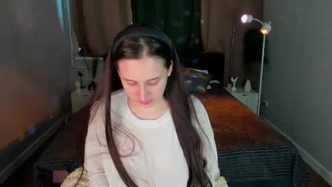 Snapshot of elizabet_collins chatting on 06-21-26, 01:19 Elizabet online show from 06-21-26, 01:19