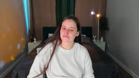Snapshot of elizabet_collins chatting on 06-27-26, 02:05 Elizabet online show from 06-27-26, 02:05