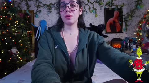 Elizabeth online show from 12-23-24, 01:13